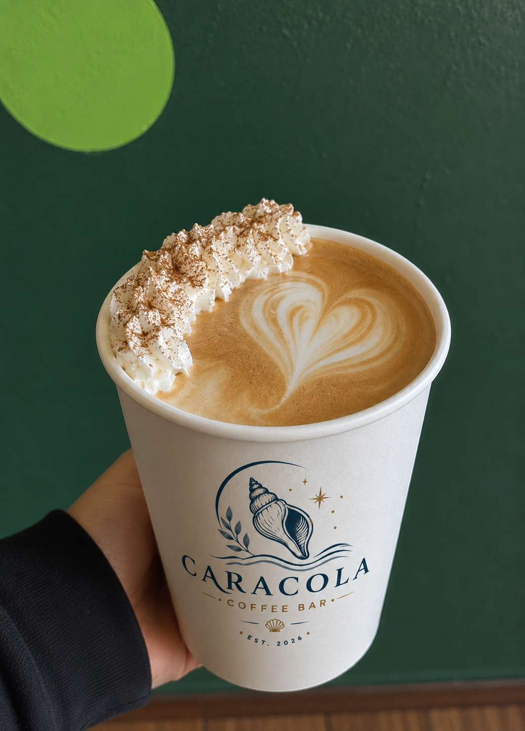 Cappuccino de Caracola con crema y arte en espuma